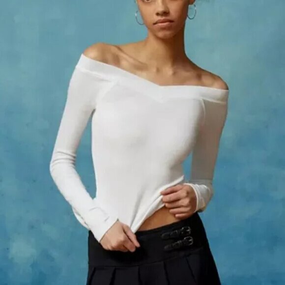 NWT Urban Outfitters BDG Shannen Off The Shoulder Long Sleeve White Tee - Picture 5 of 5